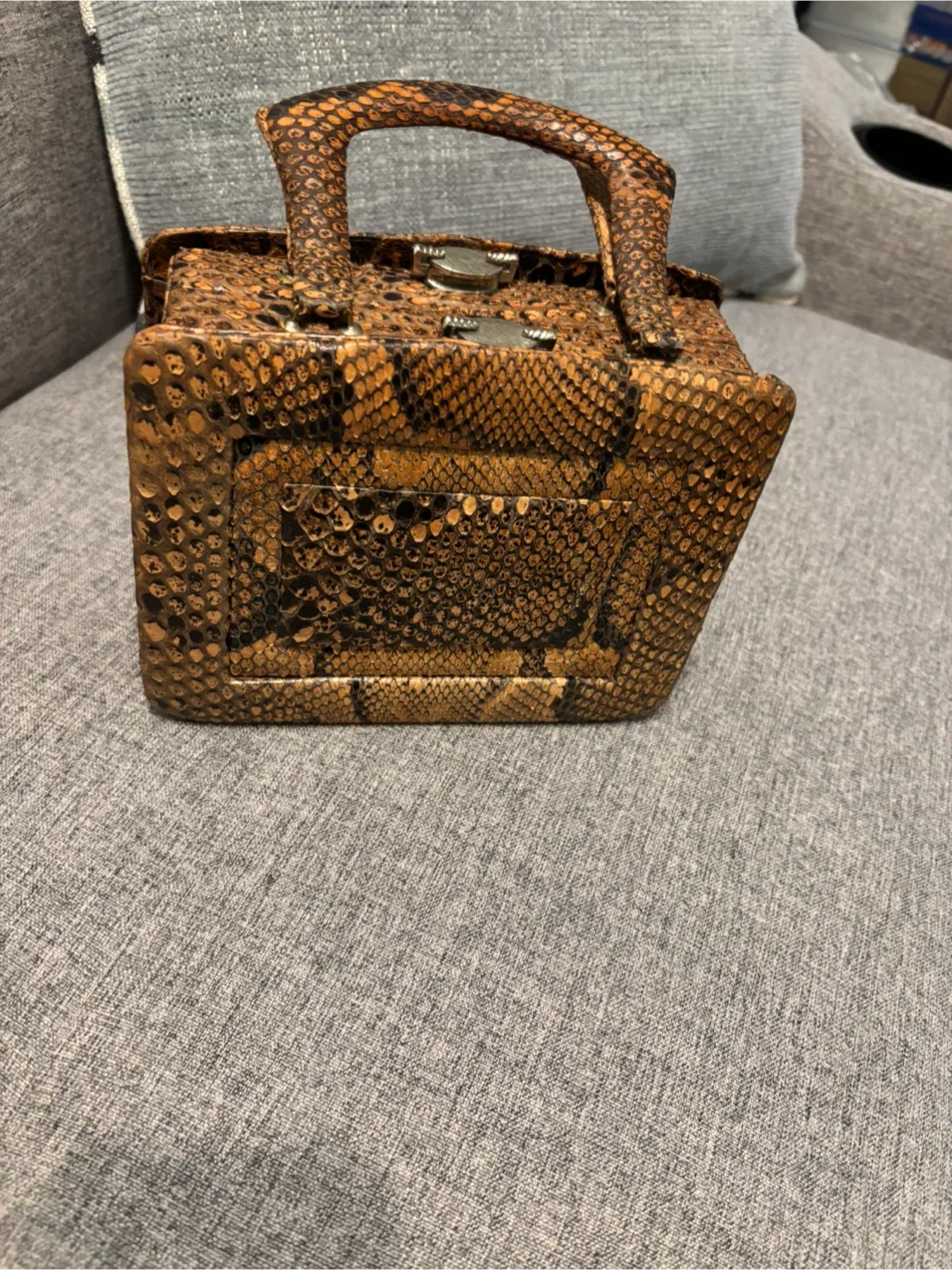 Vintage Snake Skin Handbag image indicator(3)