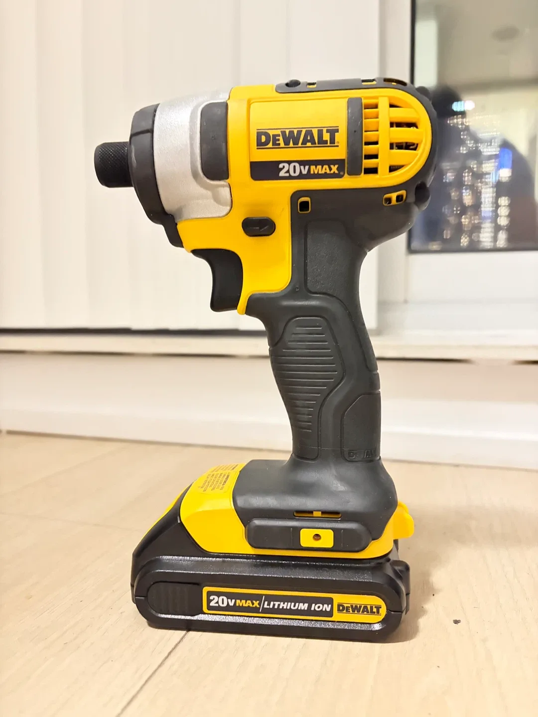 New DeWalt 20V MAX Impact Driver Kit image indicator(2)