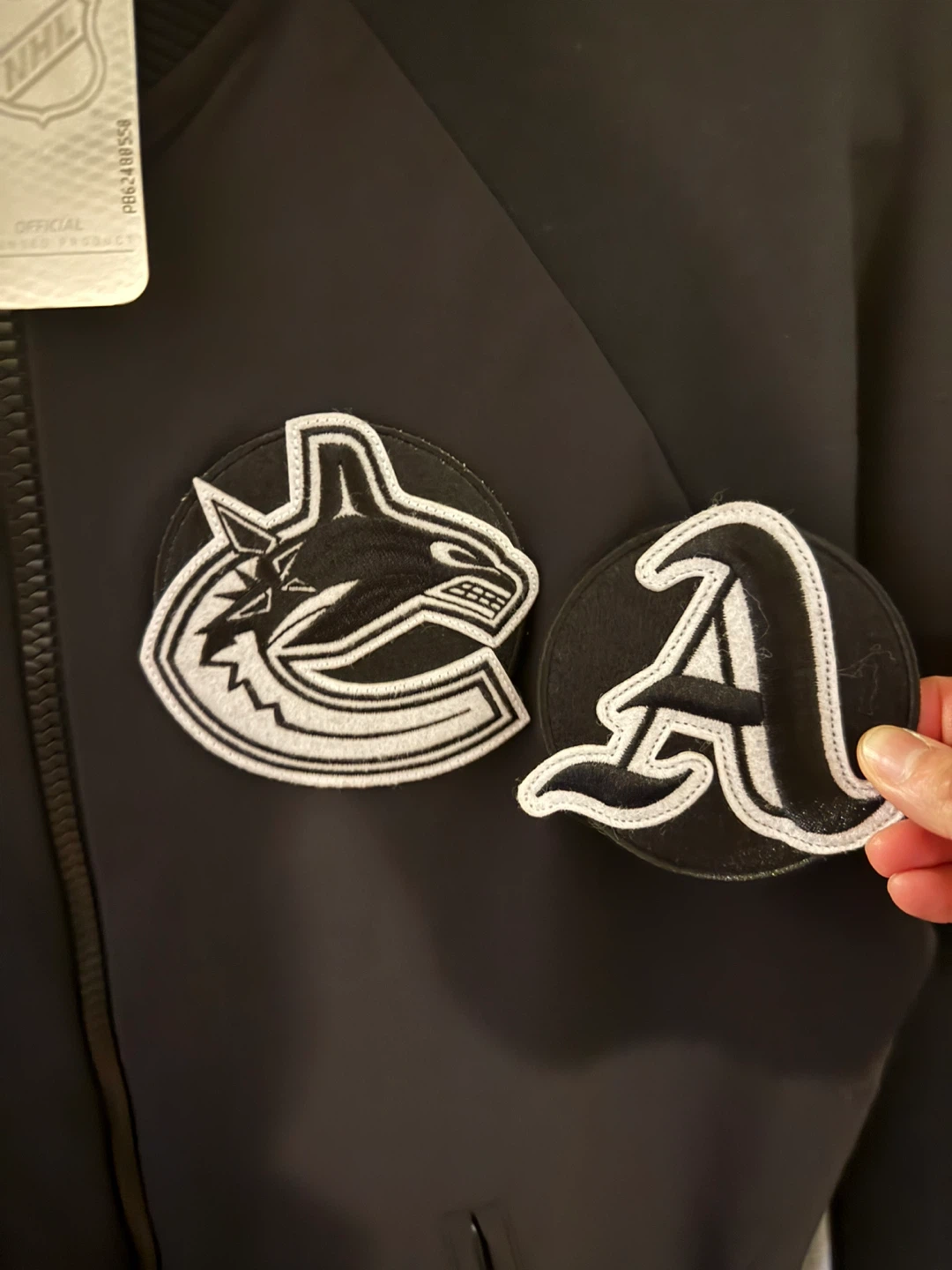 Adidas Vancouver Canucks NHL Bomber Jacket - photo 2