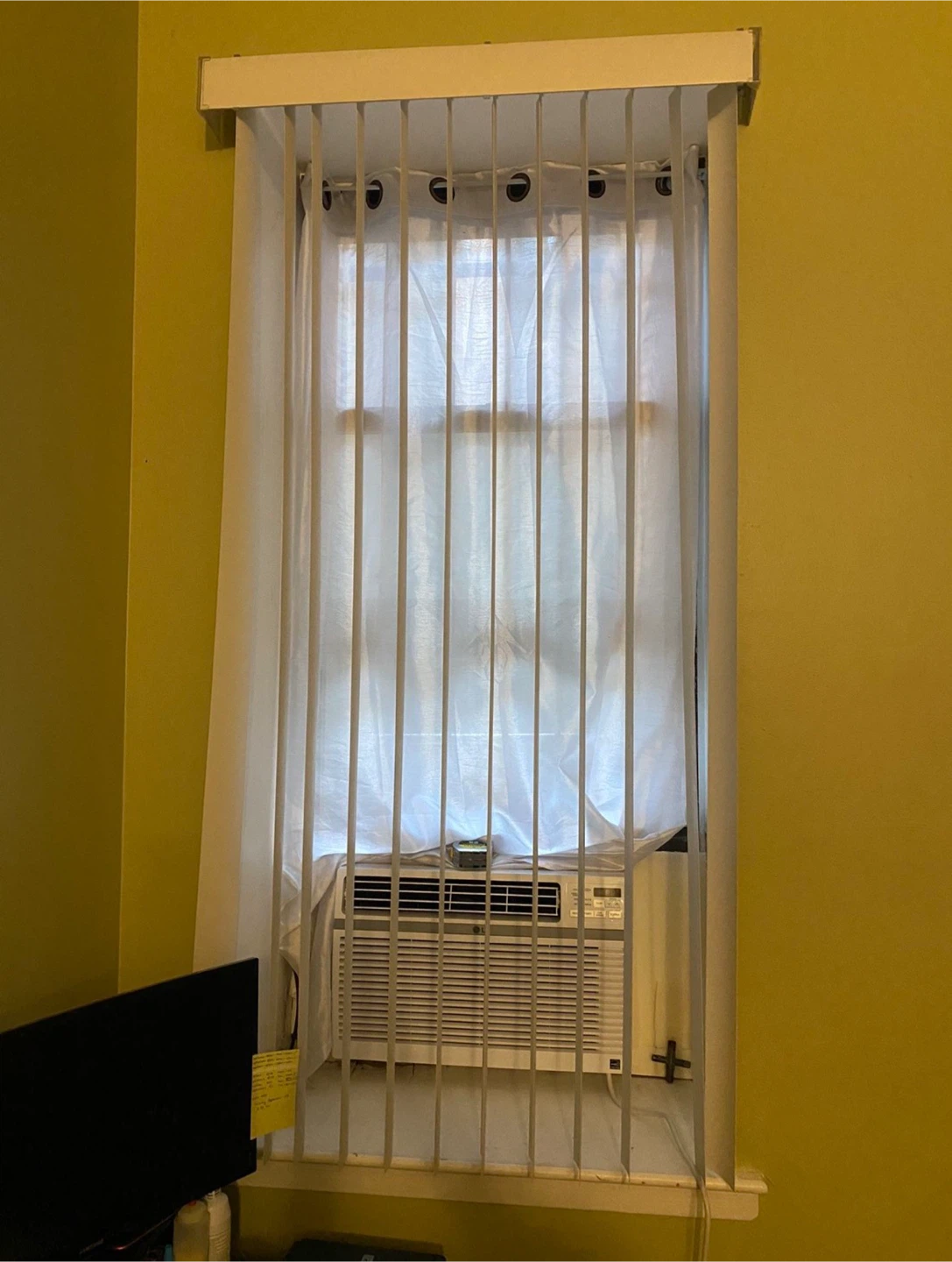 White Vertical Blinds for Window - photo 2