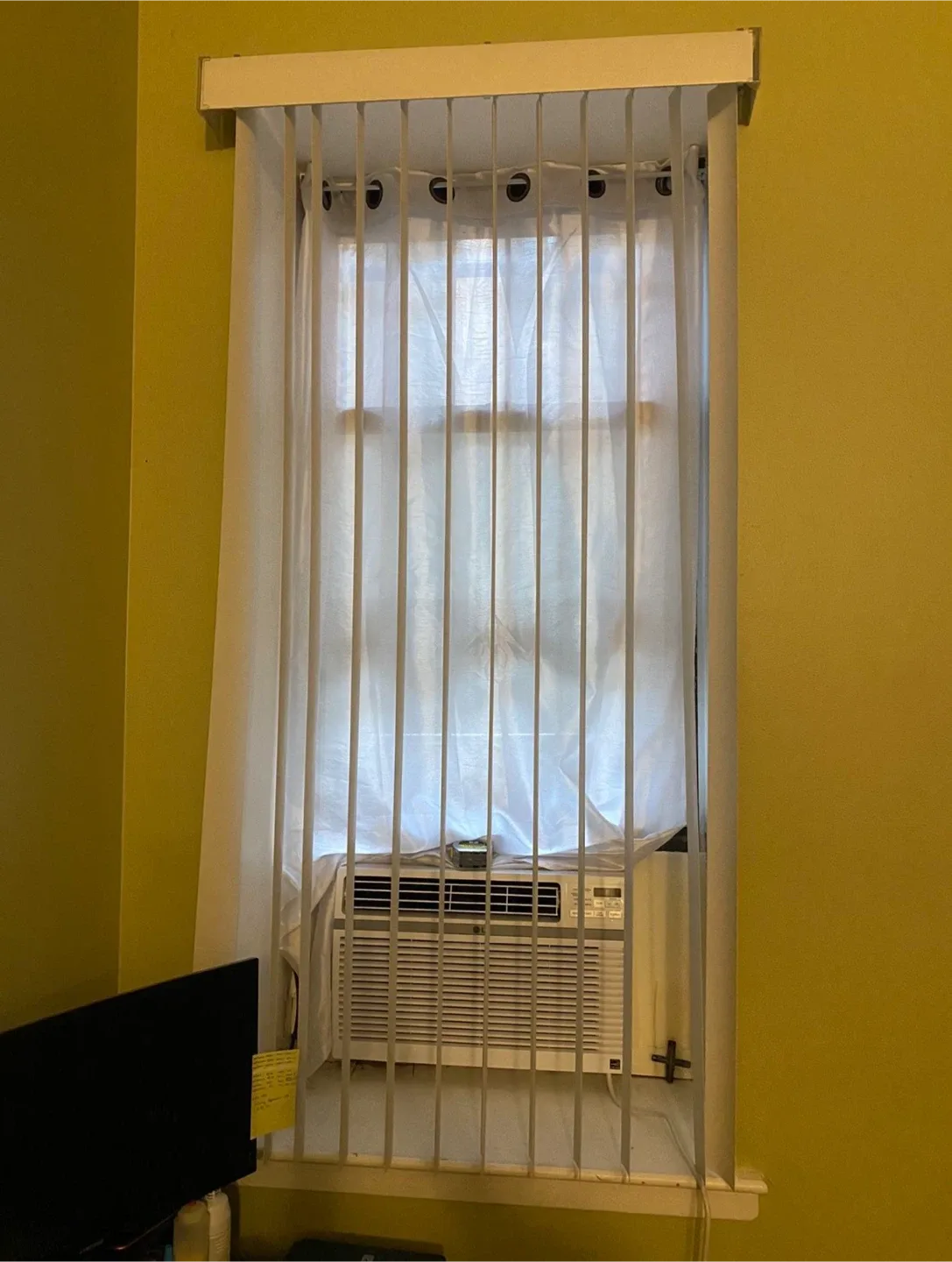 White Vertical Blinds for Window image indicator(2)