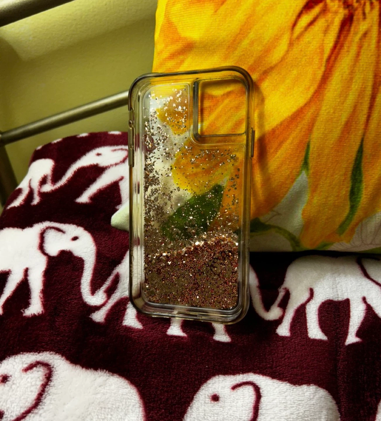 Sonix iPhone Case with Glitter - Like New! - photo 5