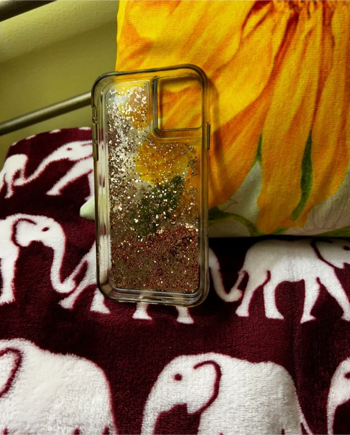 Sonix iPhone Case with Glitter - Like New! image indicator(6)