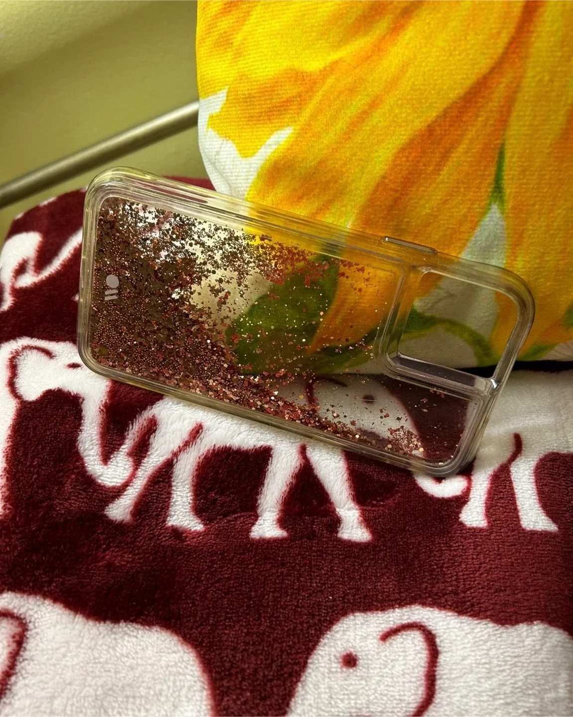 Sonix iPhone Case with Glitter - Like New! image indicator(3)