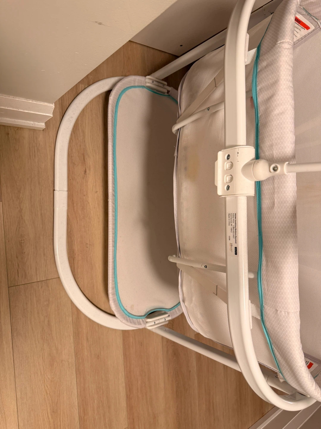 Fisher-Price Soothing Motions Bassinet - photo 3