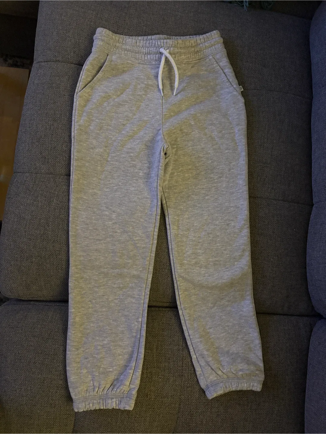 NEW Girl’s Grey Sweatpants - Size 6/7 image indicator(2)