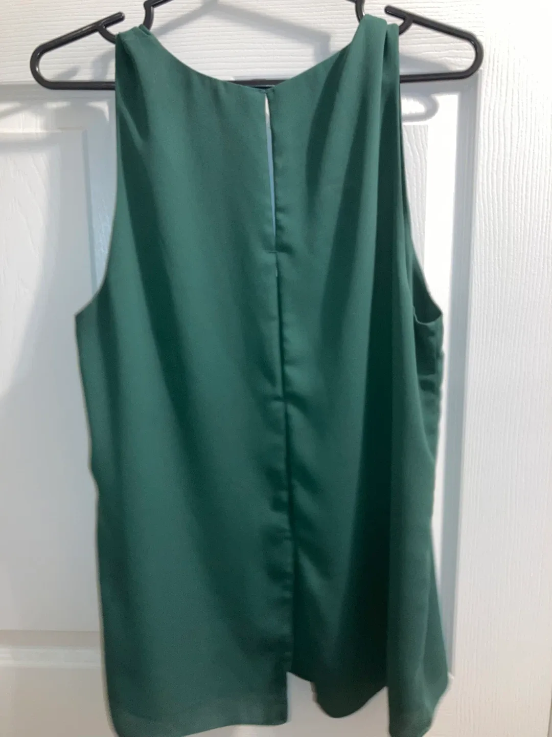Babaton Green Sleeveless Blouse - Size M image indicator(3)