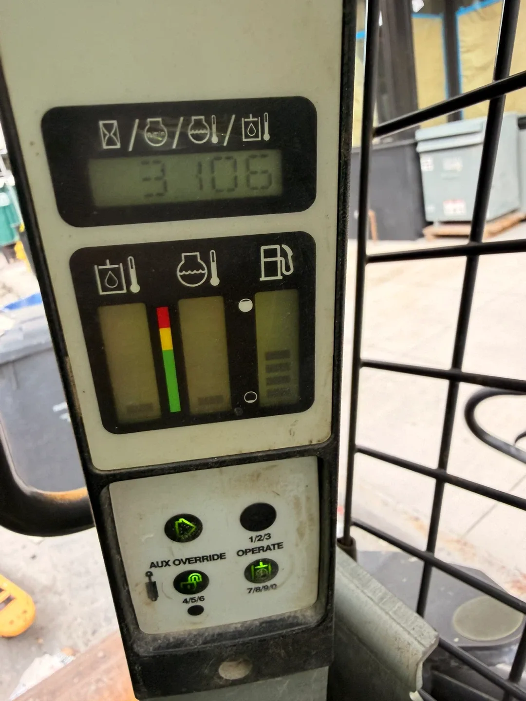 New Holland C232 Skid Steer Loader image indicator(7)