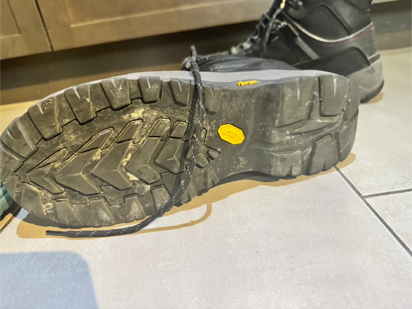 Men's work boots with toe protection image indicator(2)