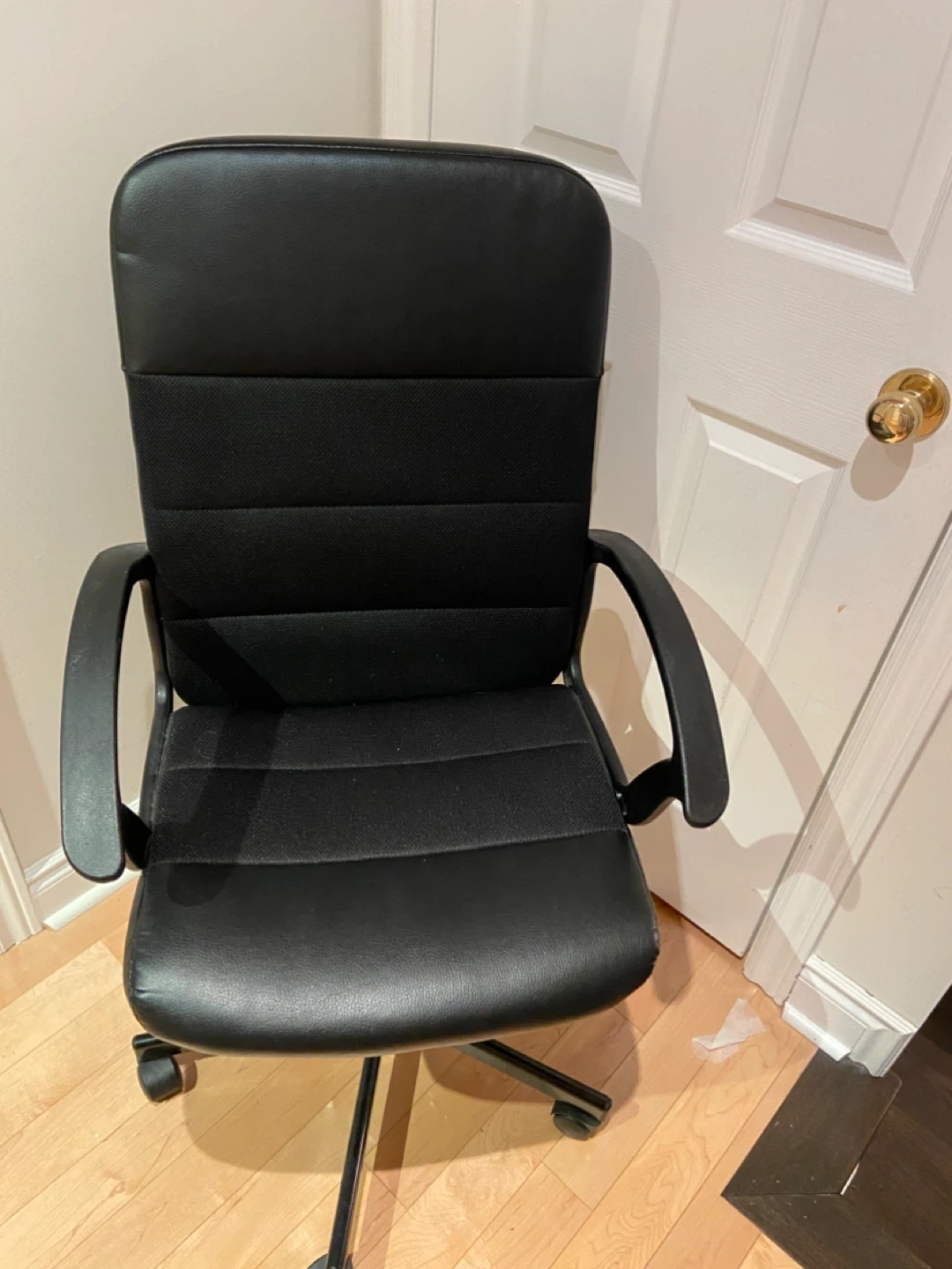 Black Office Chair - photo 3