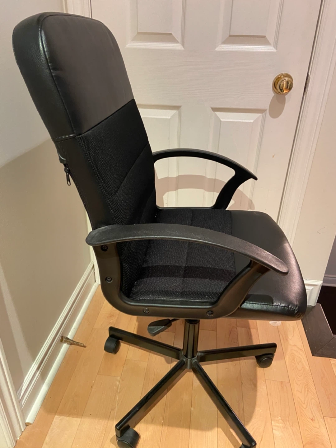 Black Office Chair - photo 2