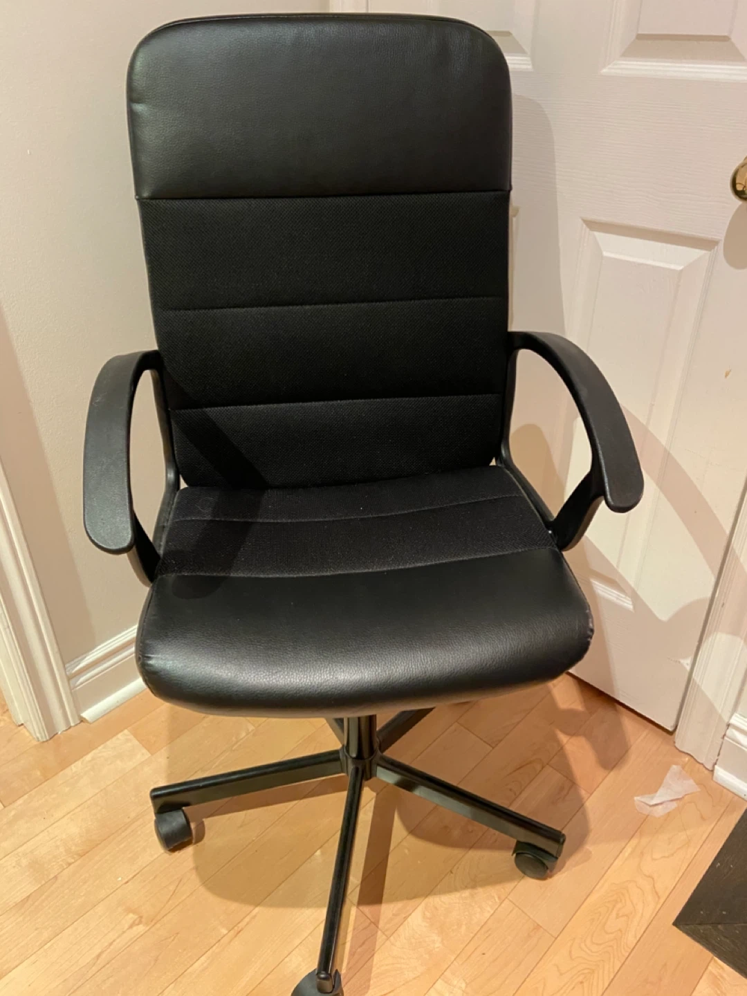 Black Office Chair - photo 4