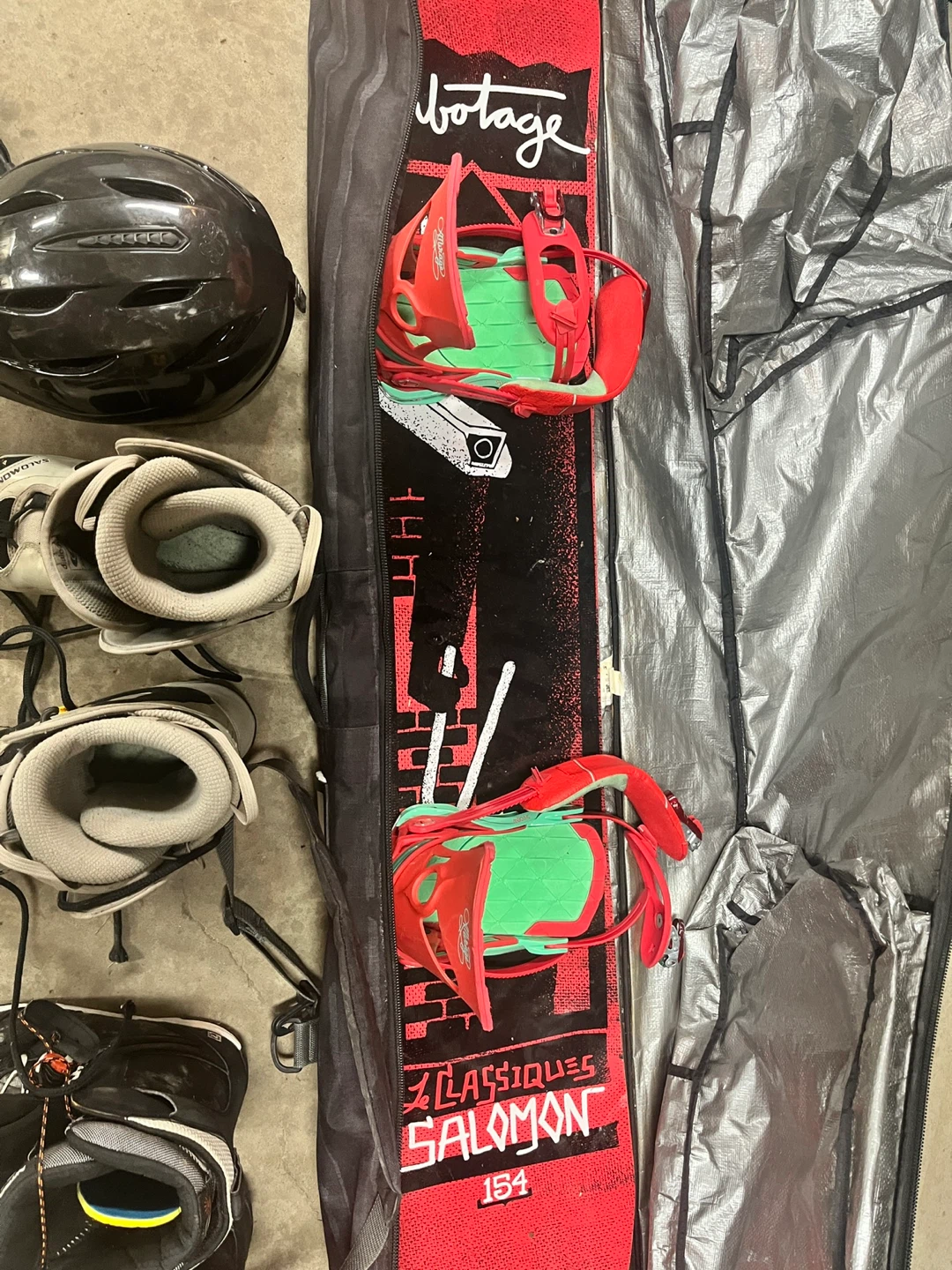 Salomon Snowboard 154 w/ Bindings