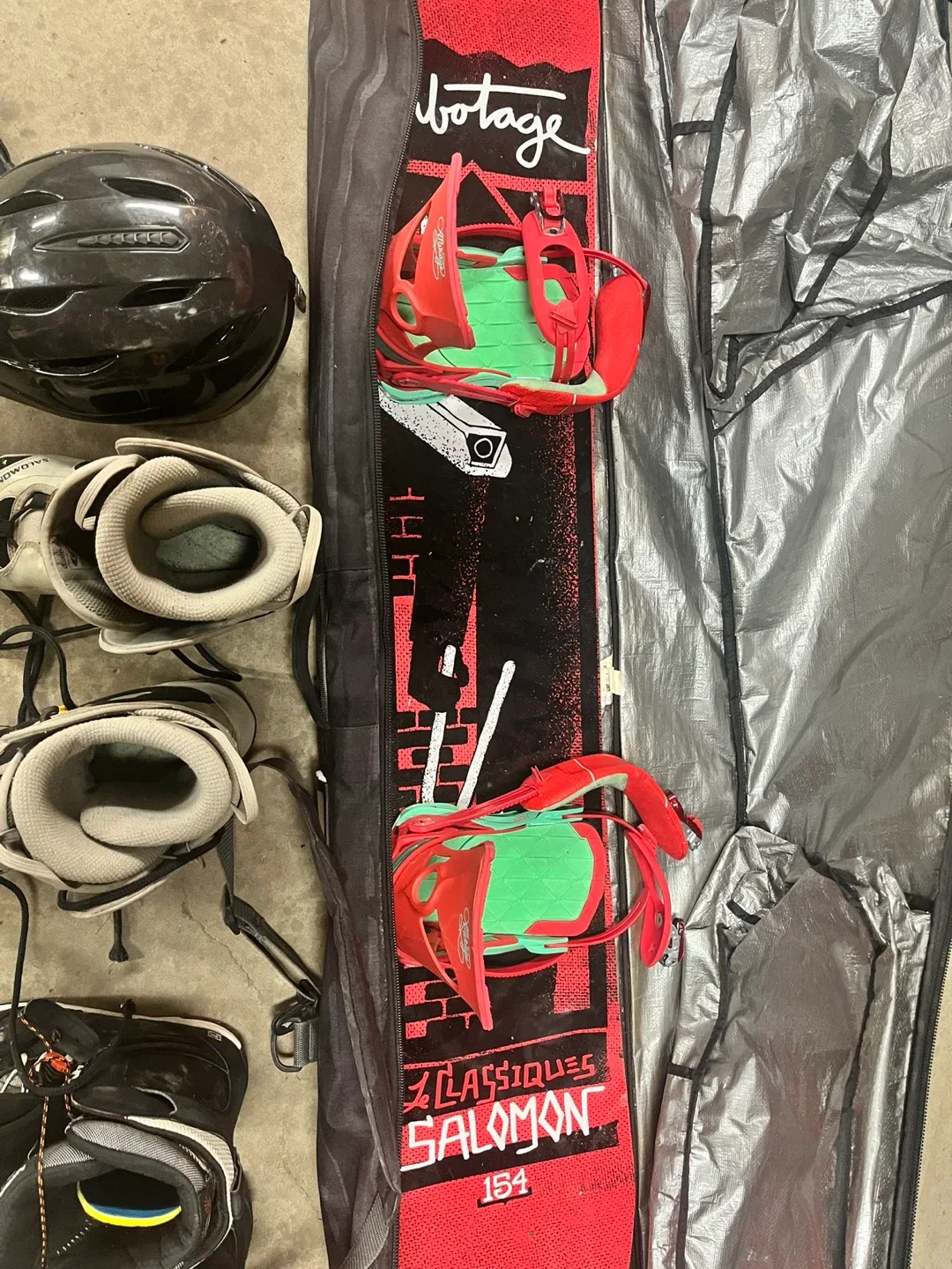 Salomon Snowboard 154 w/ Bindings & Boots image indicator(4)