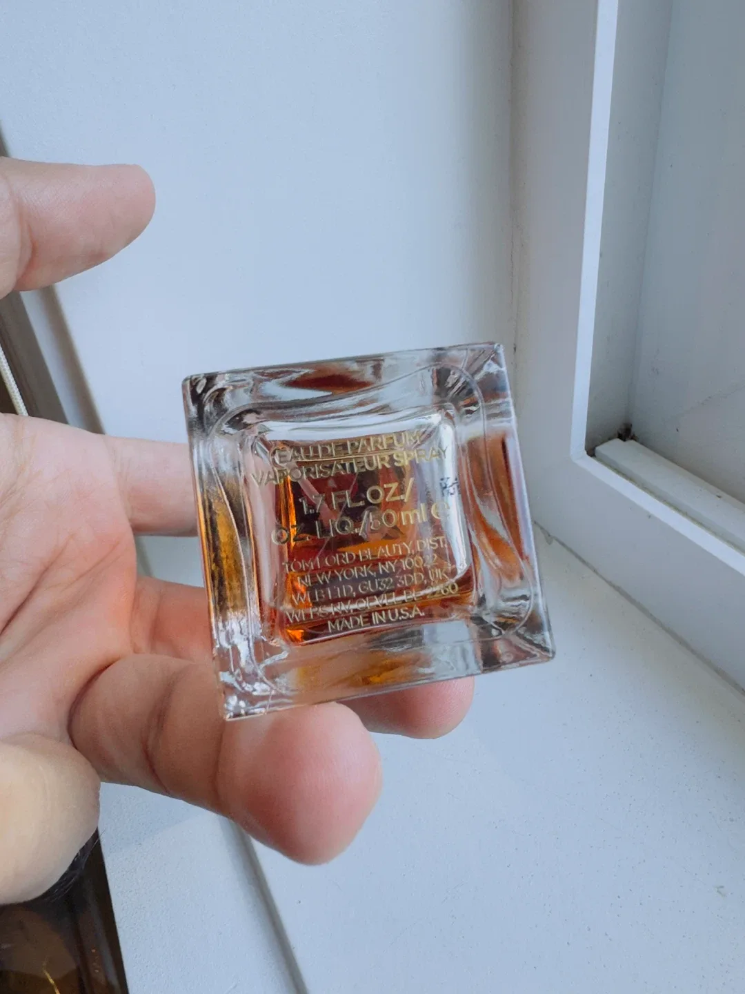 Tom Ford Ébène Fumé Eau de Parfum 50 mL image indicator(3)