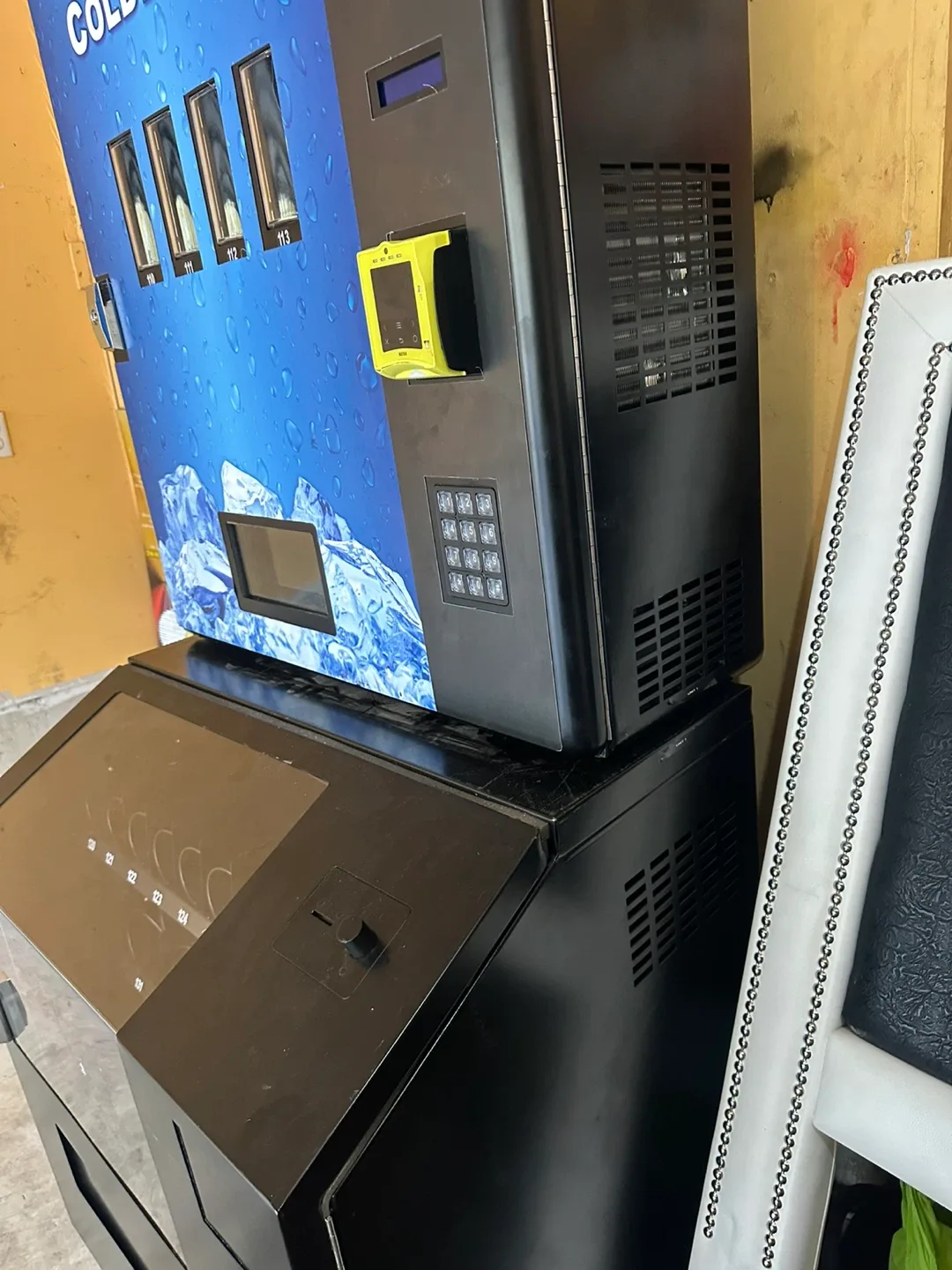 Cold Drinks and snacks combo Vending Machine image indicator(4)