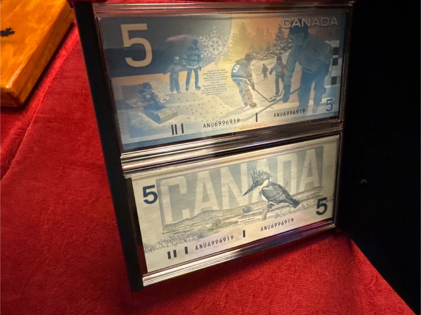 Canadian Bank Notes & Silver Dollar Coin Collection image indicator(5)