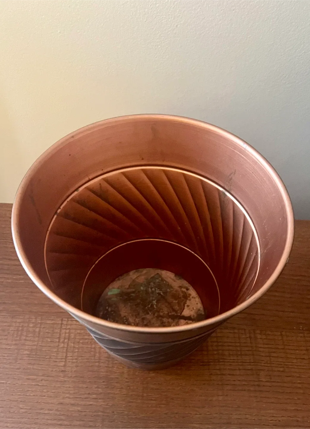 Bronze Metal Cache Pot/Trash Can image indicator(5)