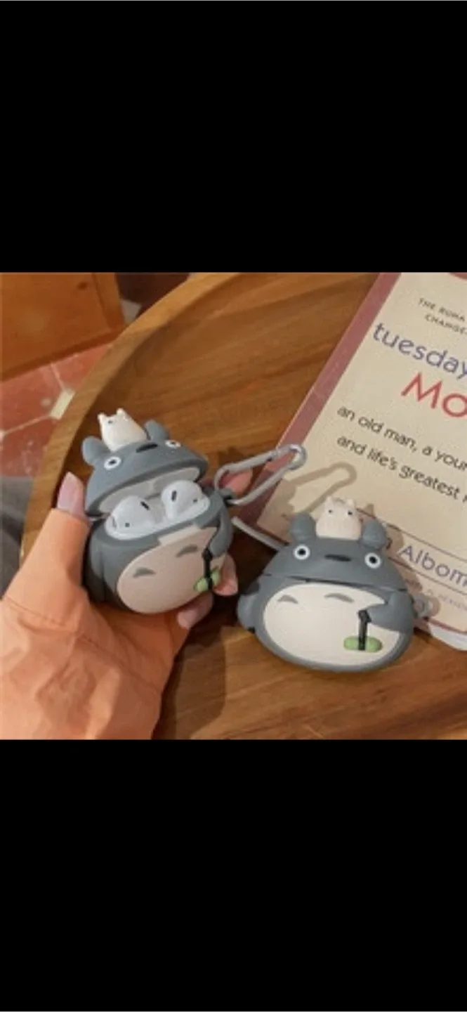 Air Jordan 1 AirPods Case image indicator(7)