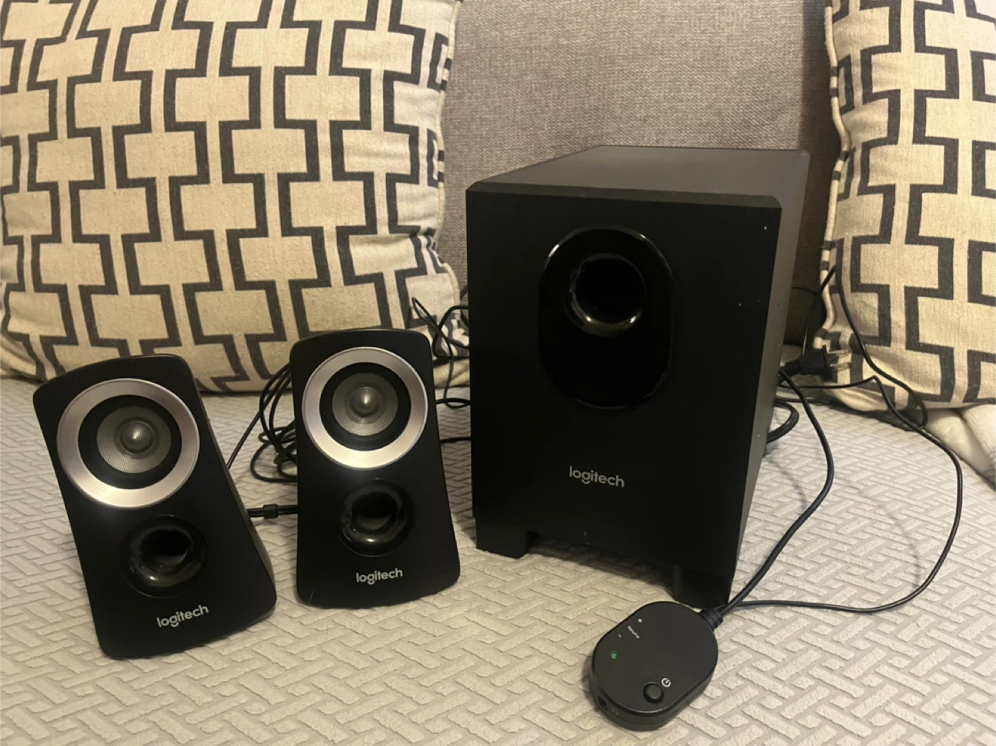 Logitech 2.1 Speaker System - photo 2