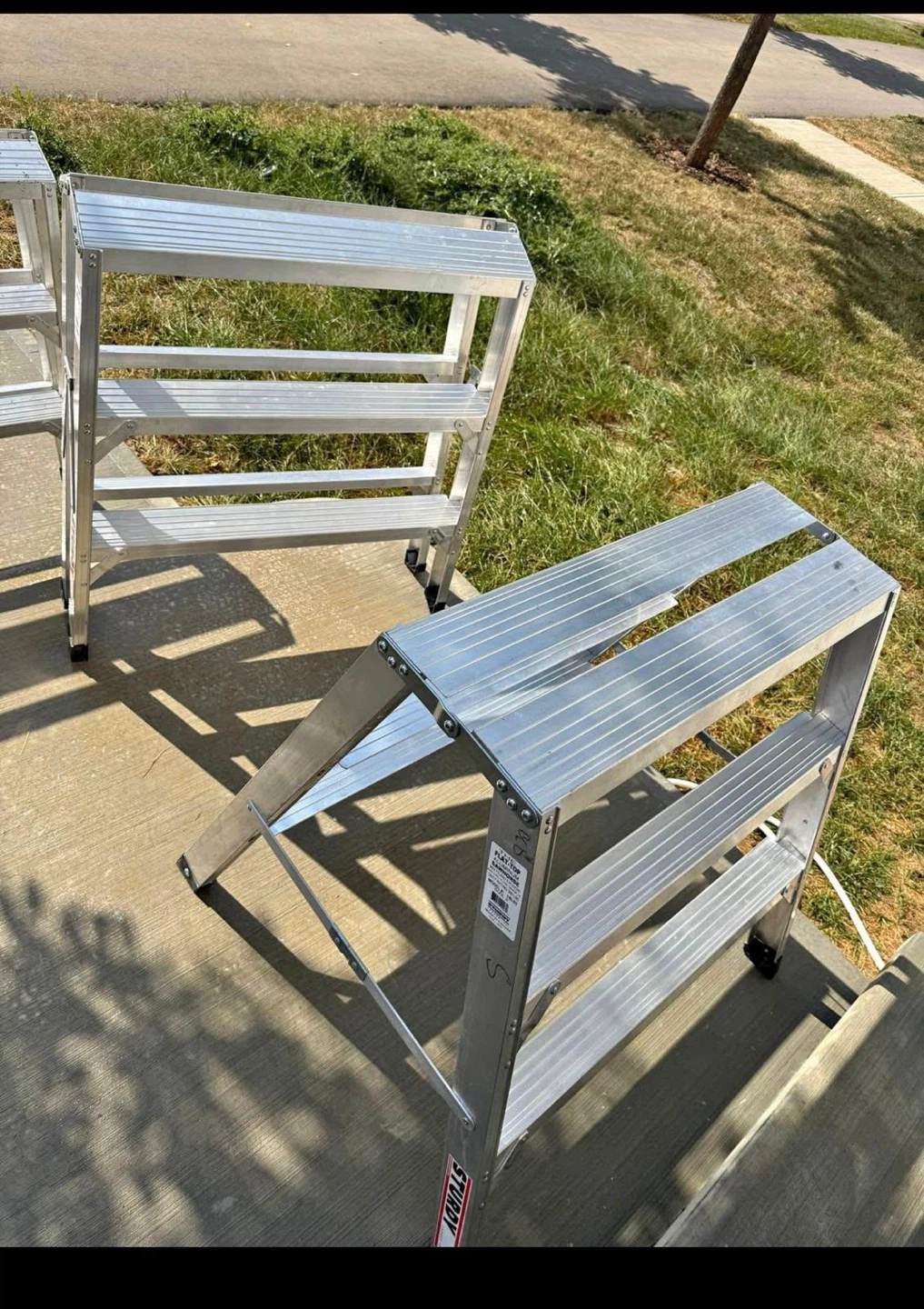 Sturdy 3-Step Ladder - Flat Top Platform