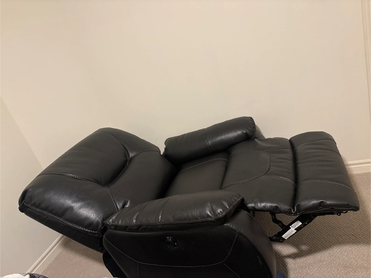 Black Leather Recliner Chair - photo 4