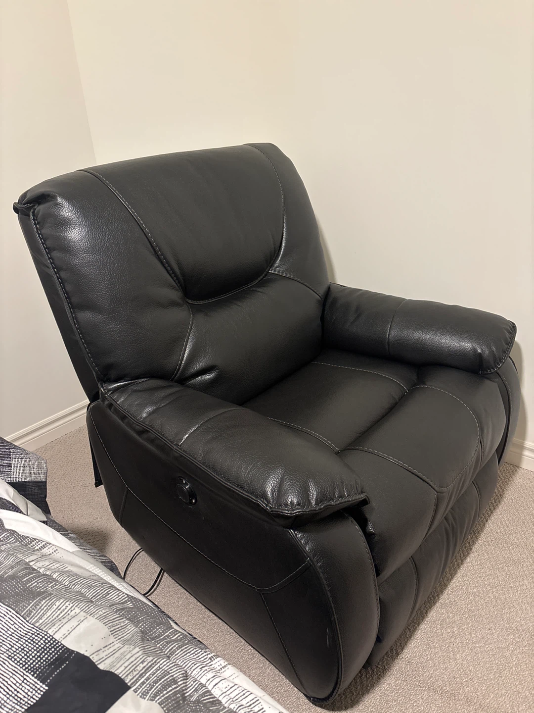 Black Leather Recliner Chair - photo 2