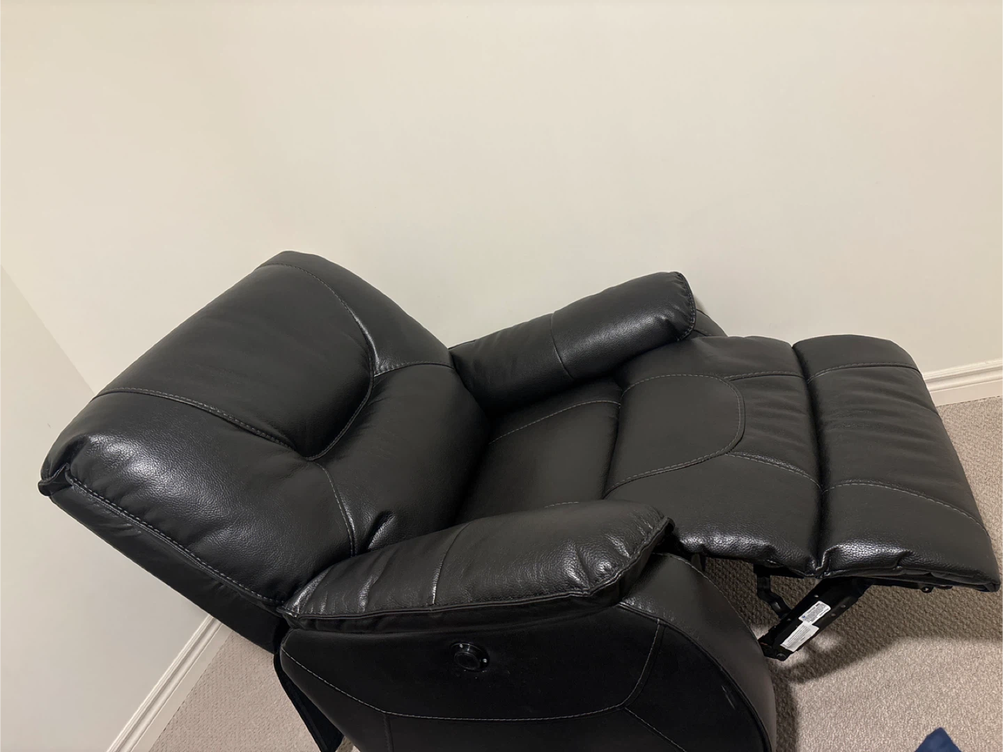 Black Leather Recliner Chair - photo 3