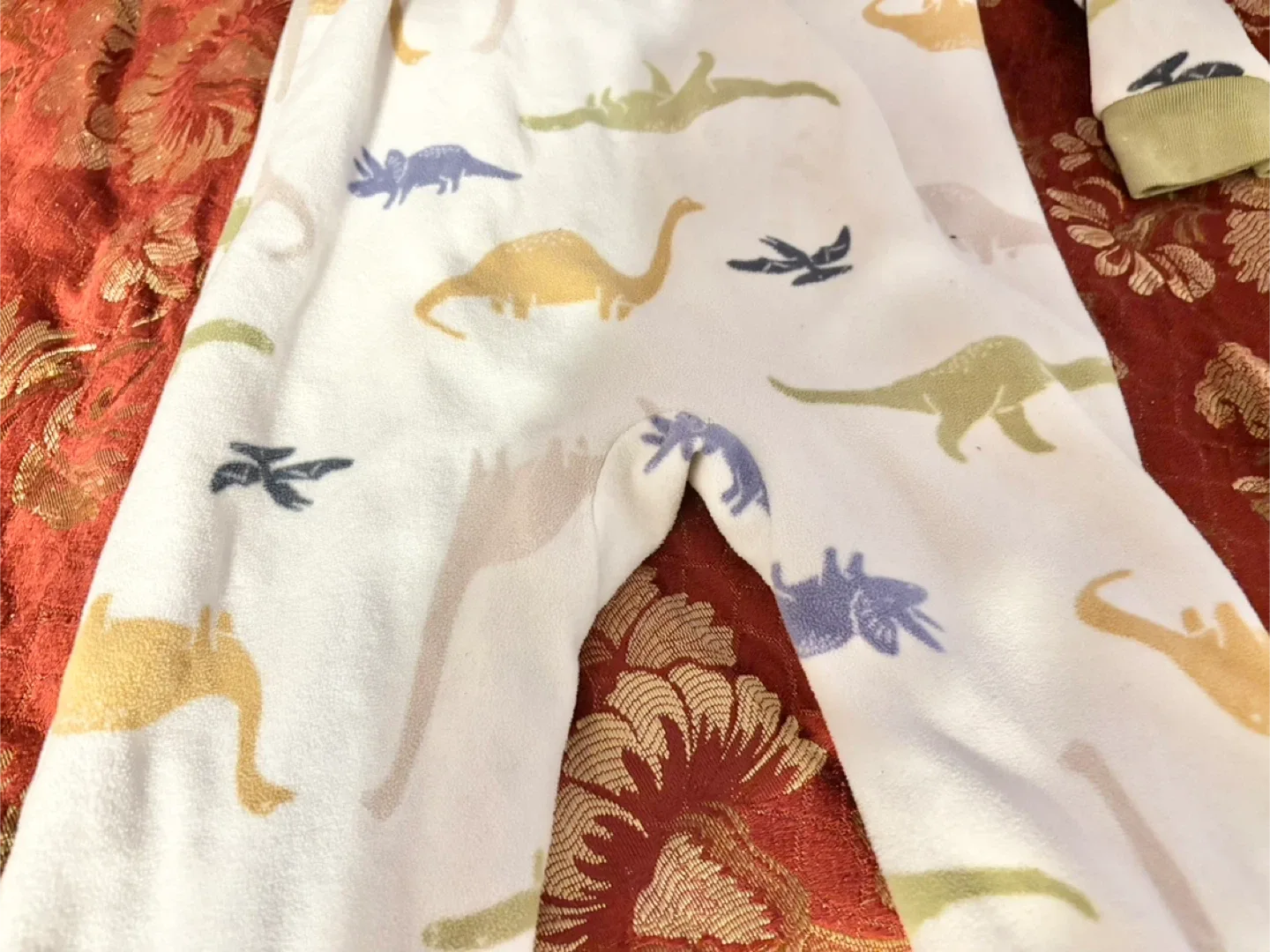 Carter's 5T/5A Dinosaur Pajamas image indicator(6)