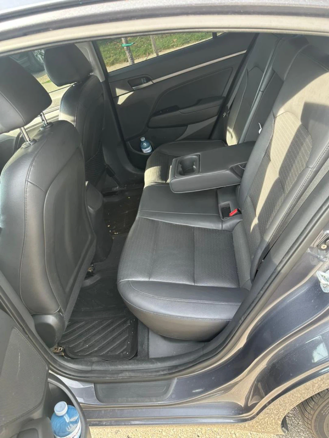 Hyundai Elantra Limited - Grey Sedan - photo 4