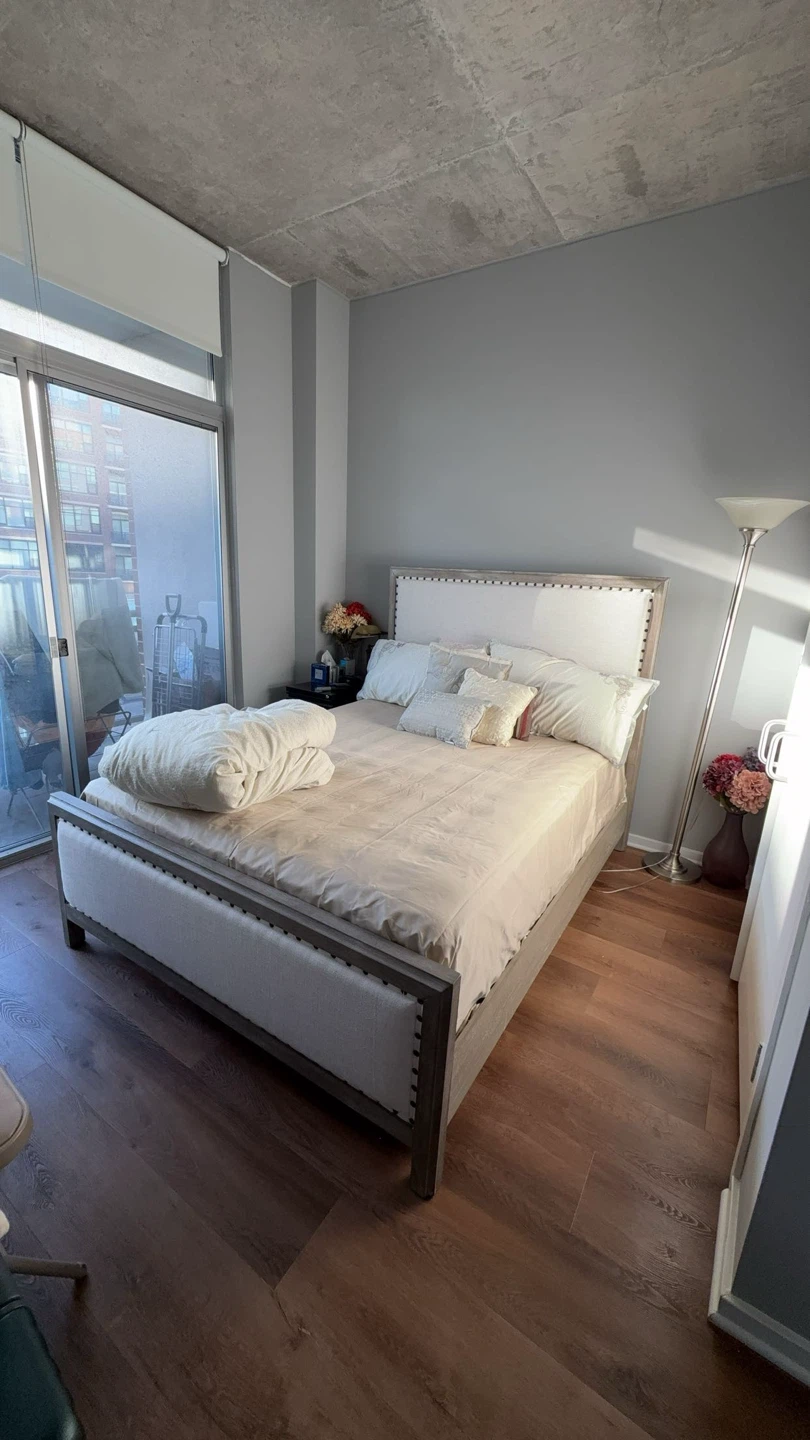 Queen Size Bed Frame with Mattress - photo 3