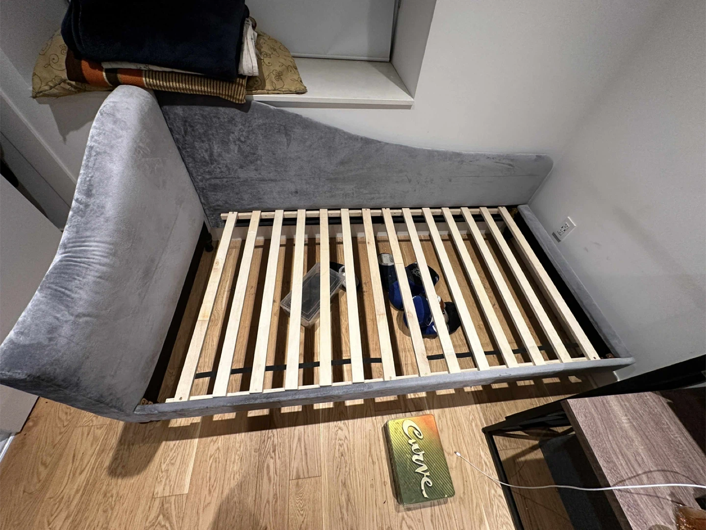 Harriot Grey Upholstered Daybed Frame - photo 3