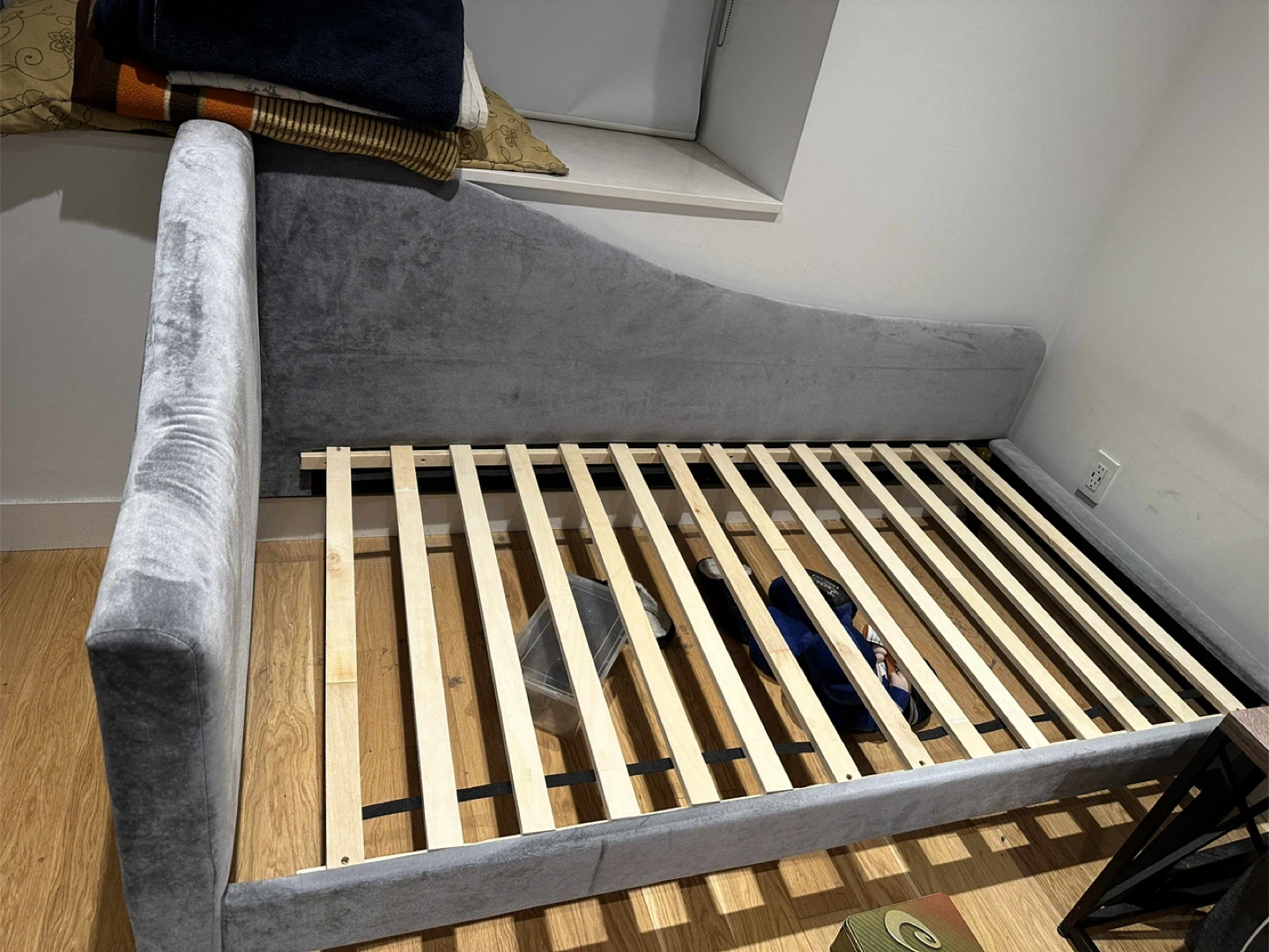 Harriot Grey Upholstered Daybed Frame - photo 2