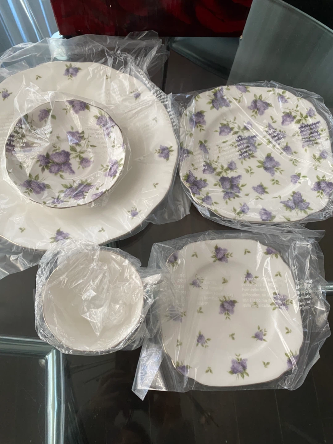 Royal Albert Lilac Lane Set (New) - photo 2