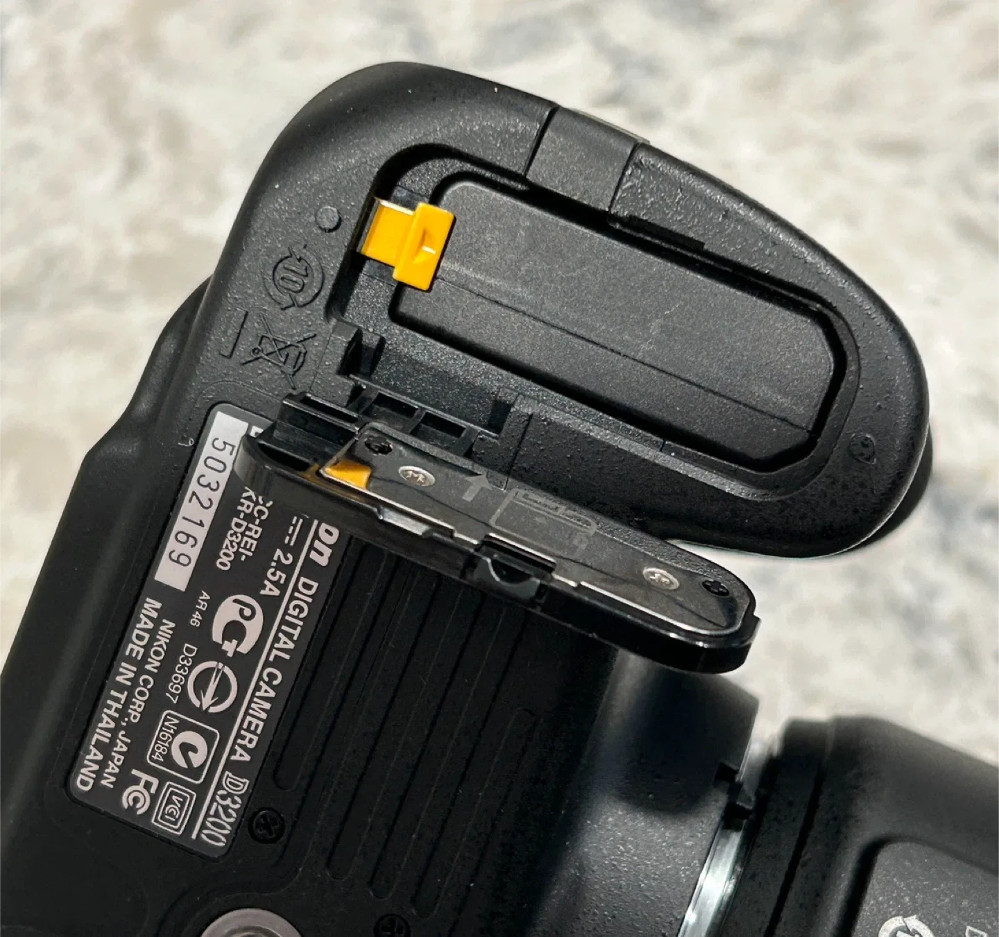 Nikon D3200 18-55 VR Kit - Like New! image indicator(9)