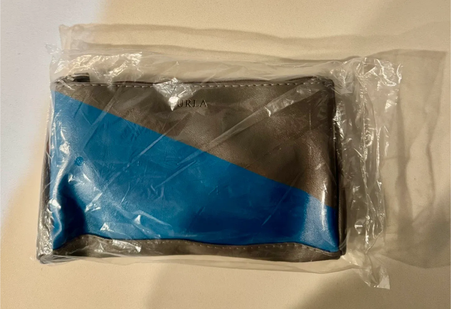 ✈️Furla_Airline Business Class Travel Kit (Pouch) - New✈️ thumbnail