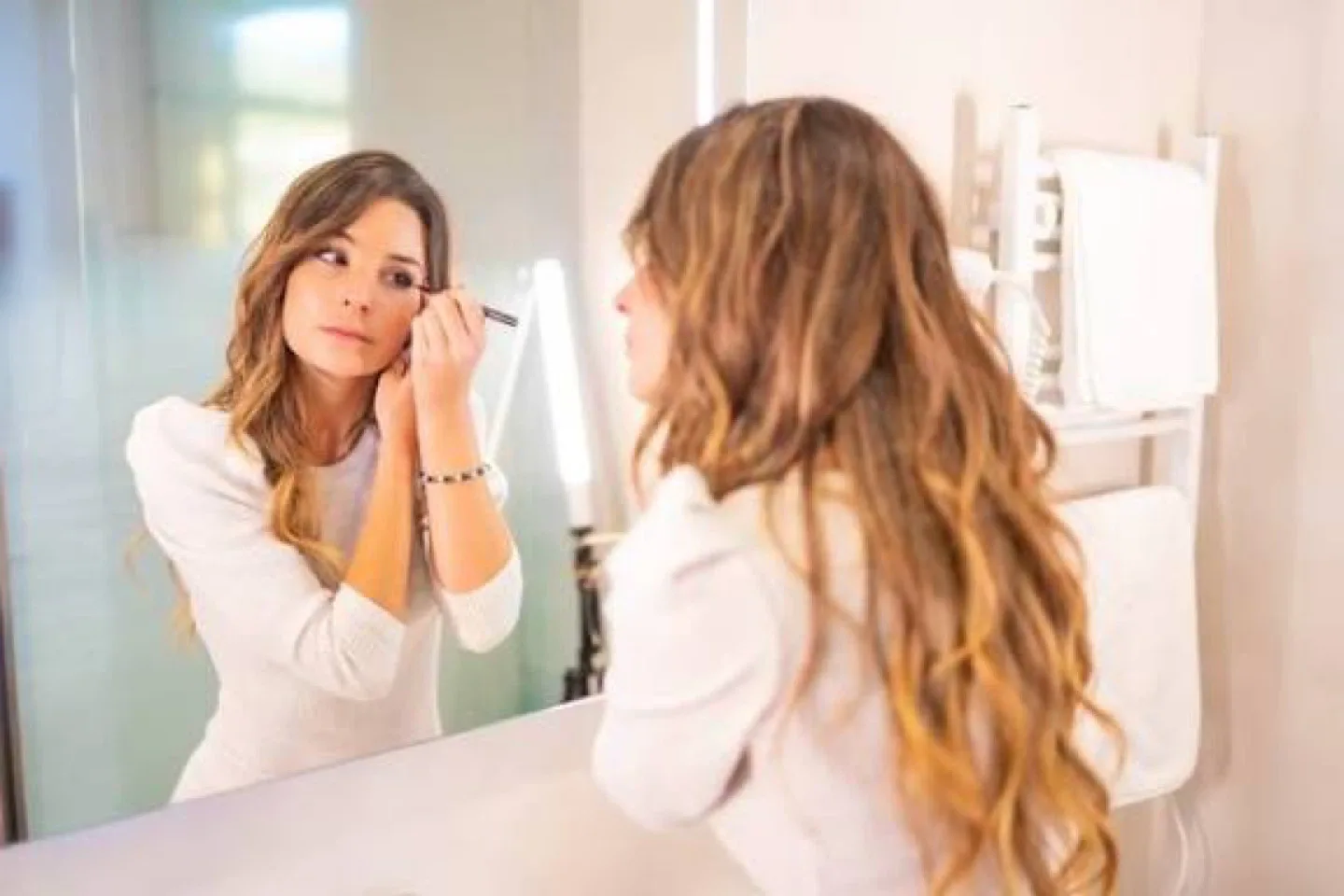 Modern White Mirror image indicator(9)