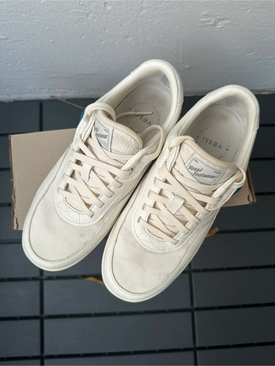 Vessi Courtside Classic Women's Size 9 image indicator(2)