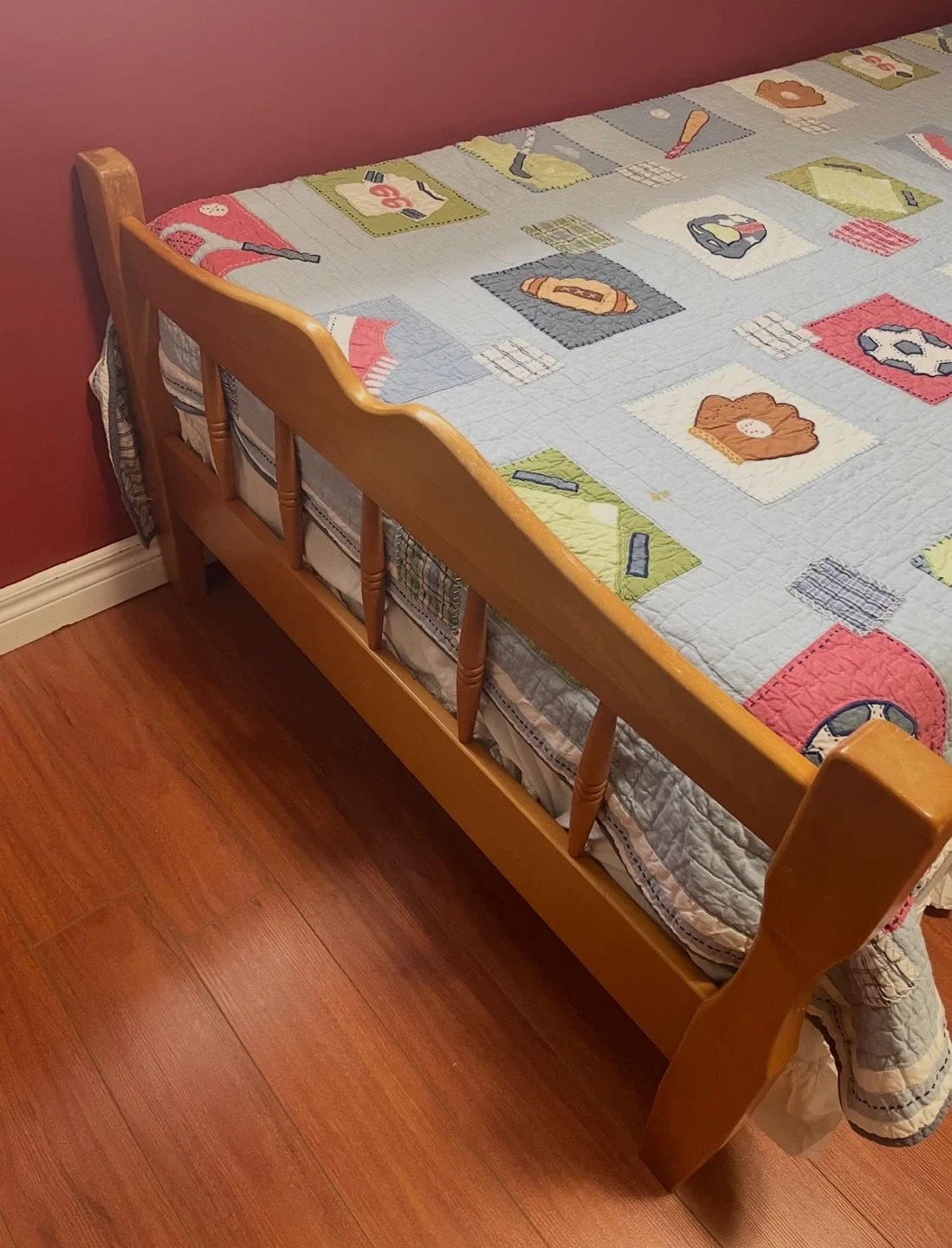 Twin size bed. image indicator(2)