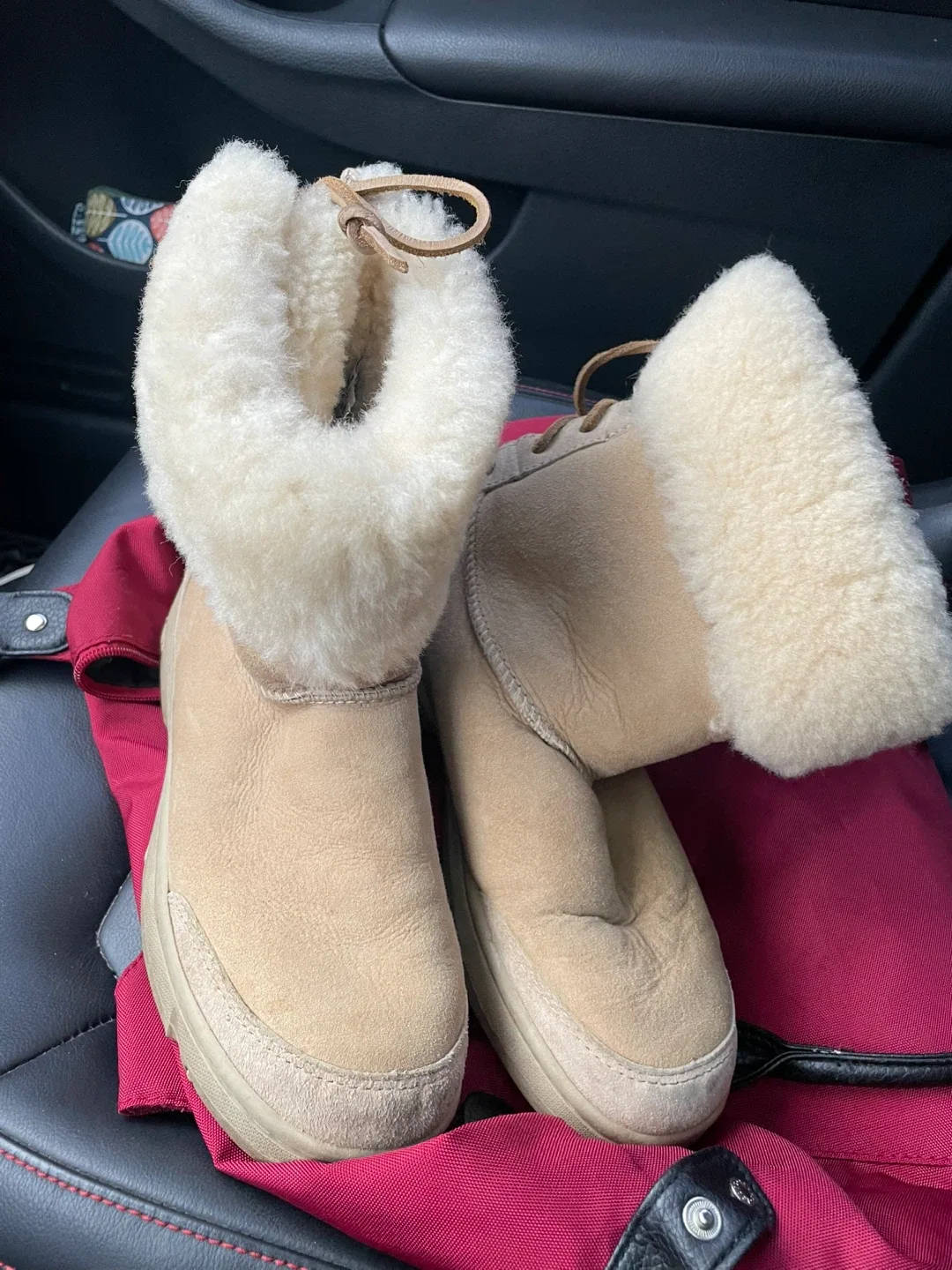 UGG Australia Ultimate Bind W8 Boots thumbnail