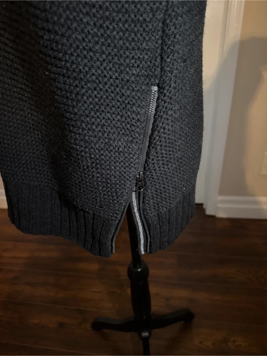 Lululemon Athletica Black Merino Wool Sweater - Size 10 image indicator(2)