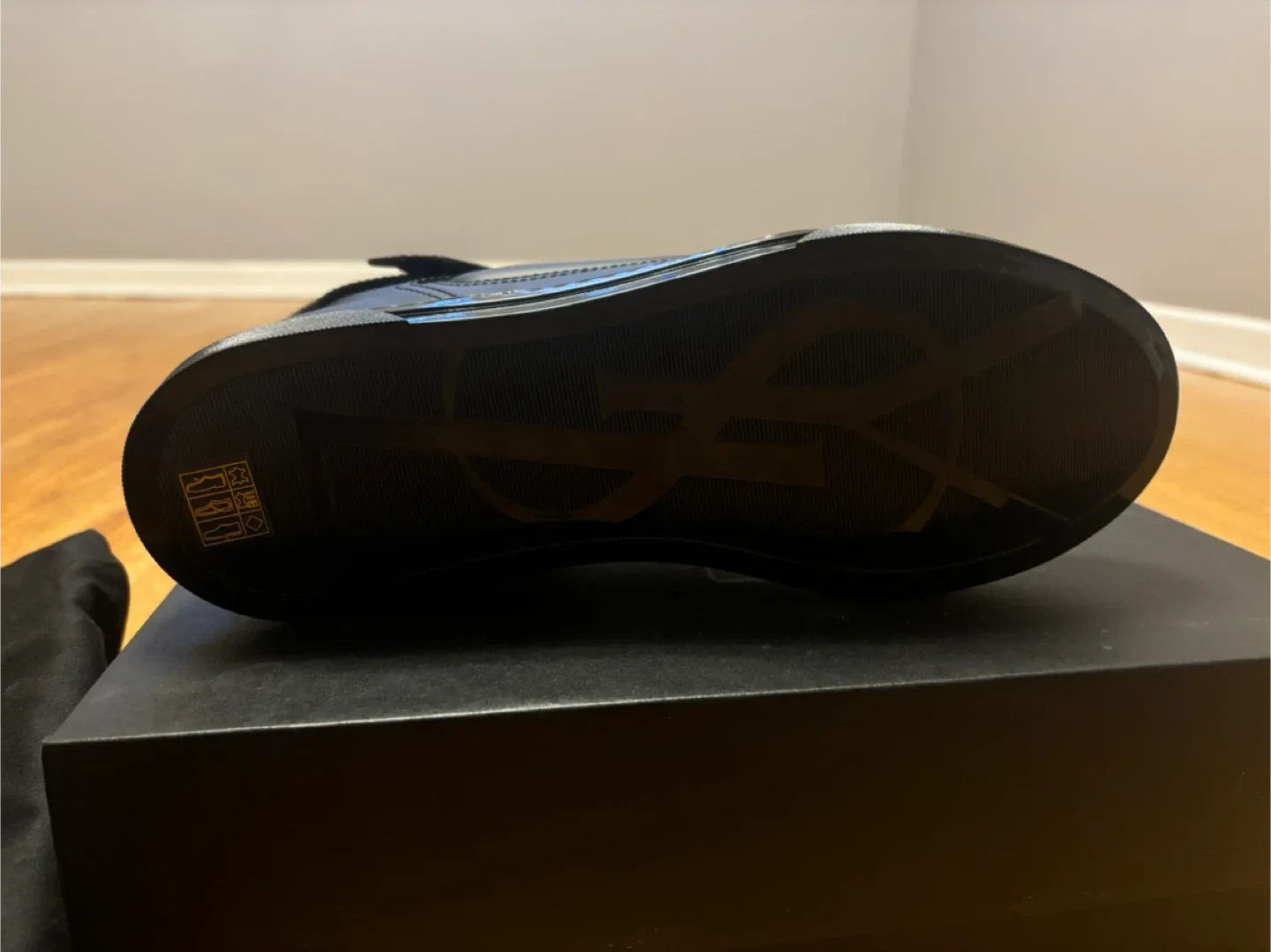 Saint Laurent Sneakers image indicator(3)