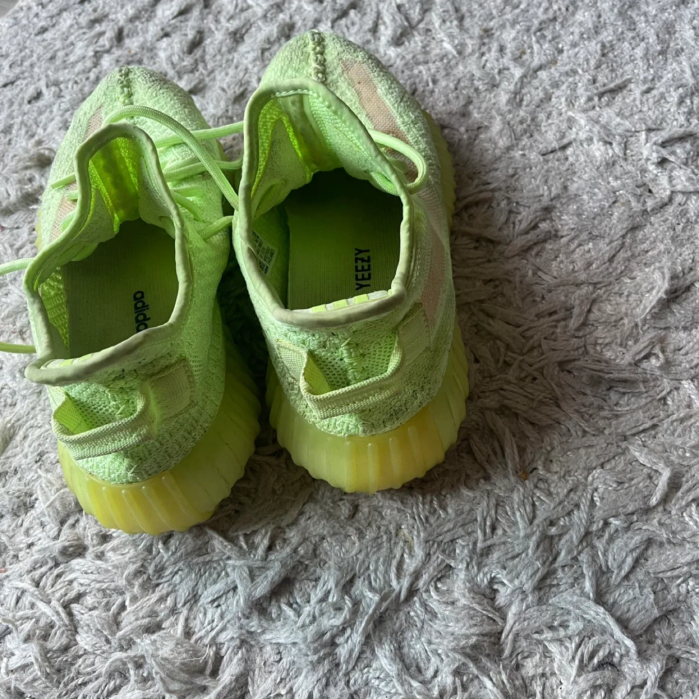 Adidas Yeezy Boost 350 V2 thumbnail