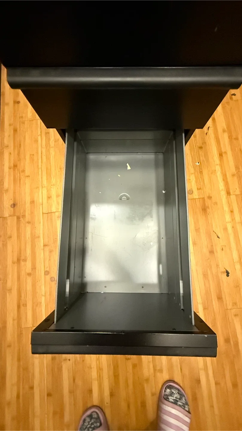 Black 3-Drawer Filing Cabinet image indicator(5)