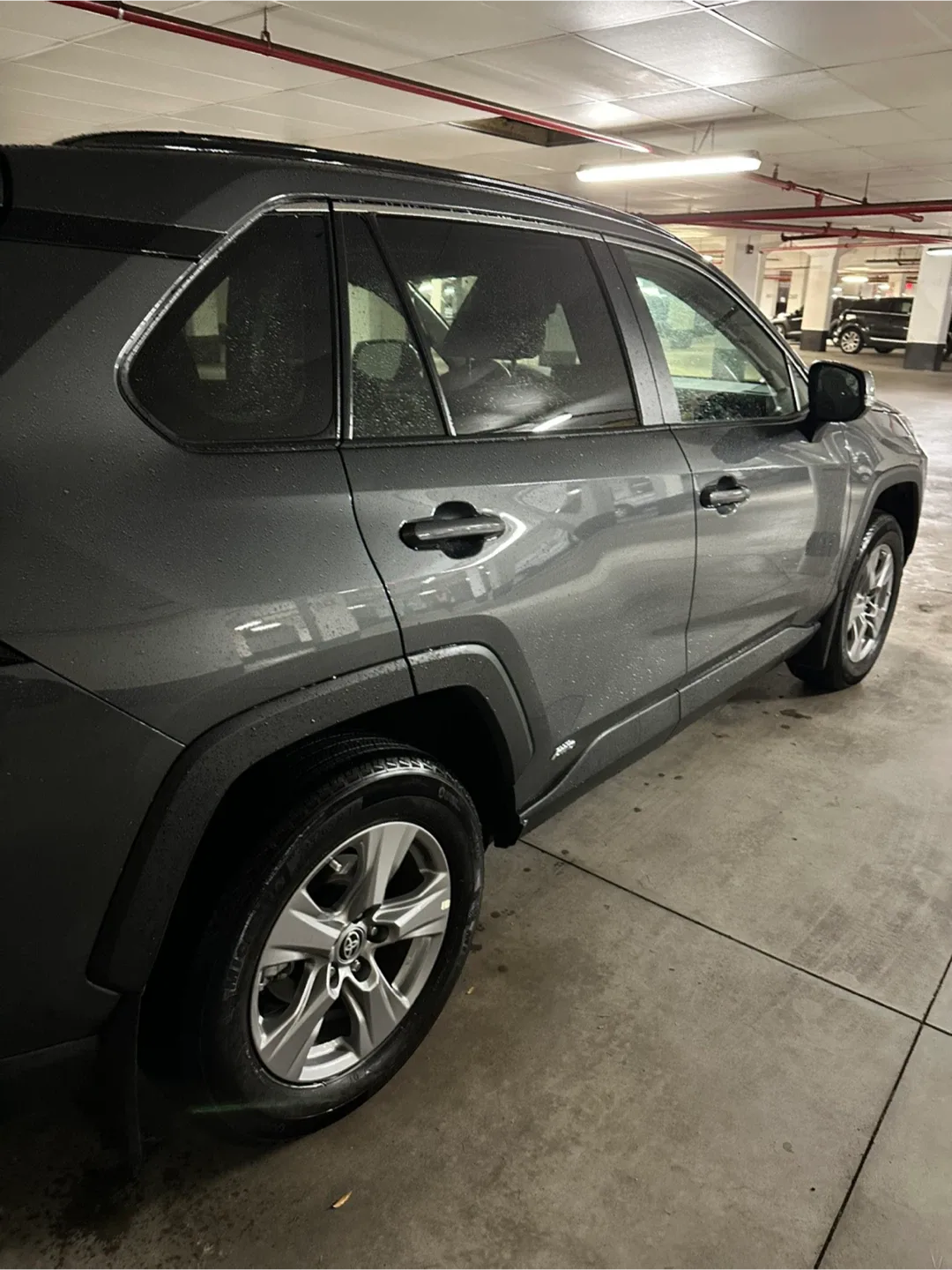 2025 Toyota hybrid RAV4 XLE SUV - Great Condition! image indicator(3)