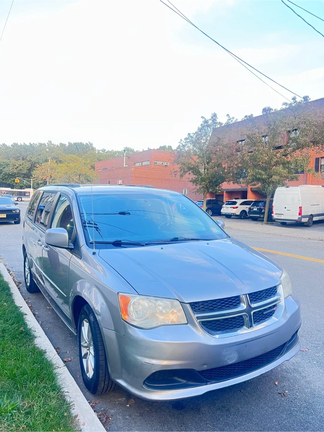 Dodge Grand Caravan - Silver Minivan