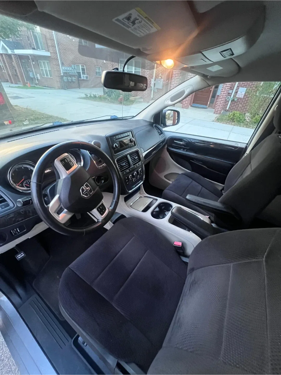 Dodge Grand Caravan - Silver Minivan image indicator(7)