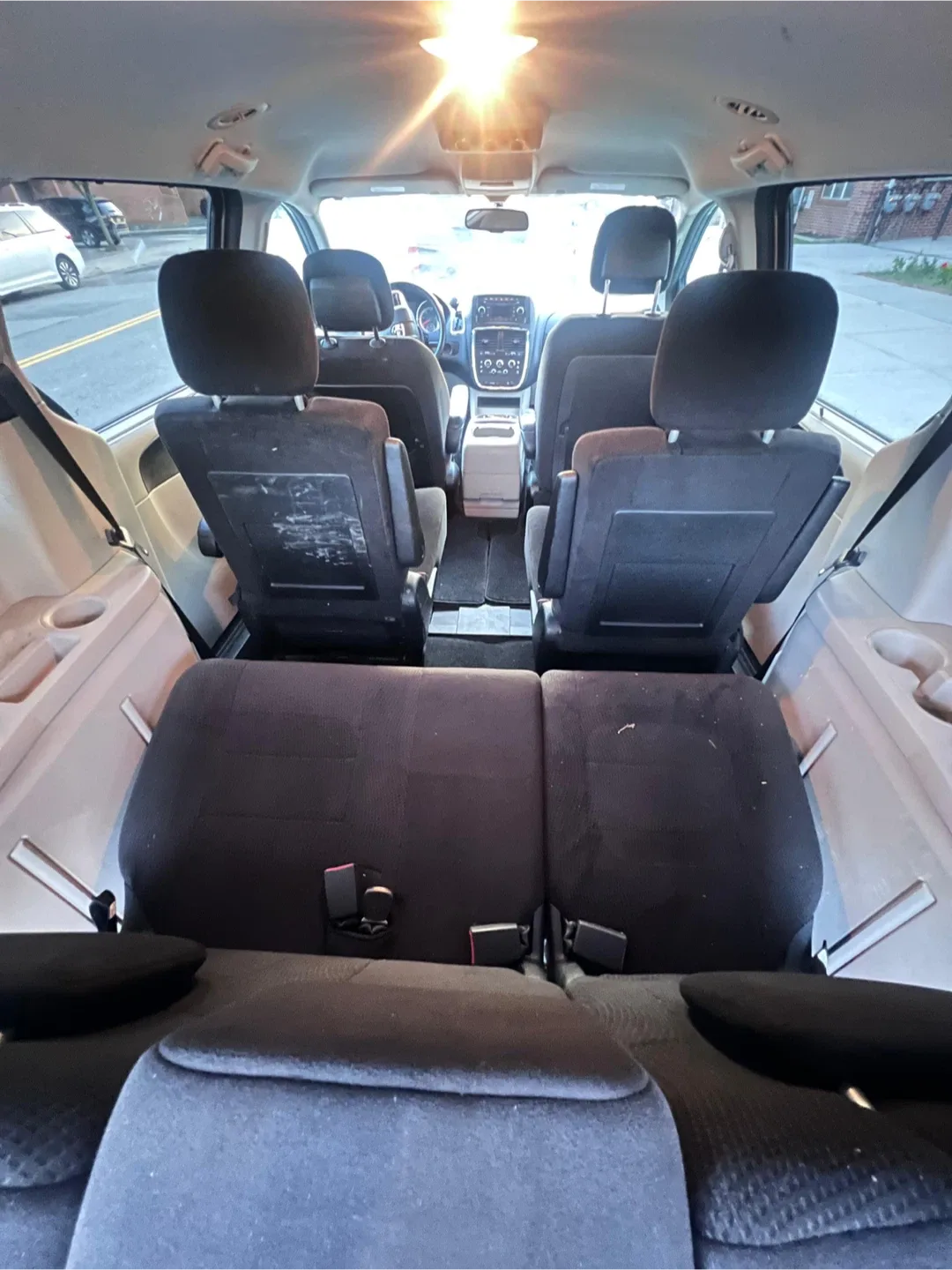 Dodge Grand Caravan - Silver Minivan image indicator(9)