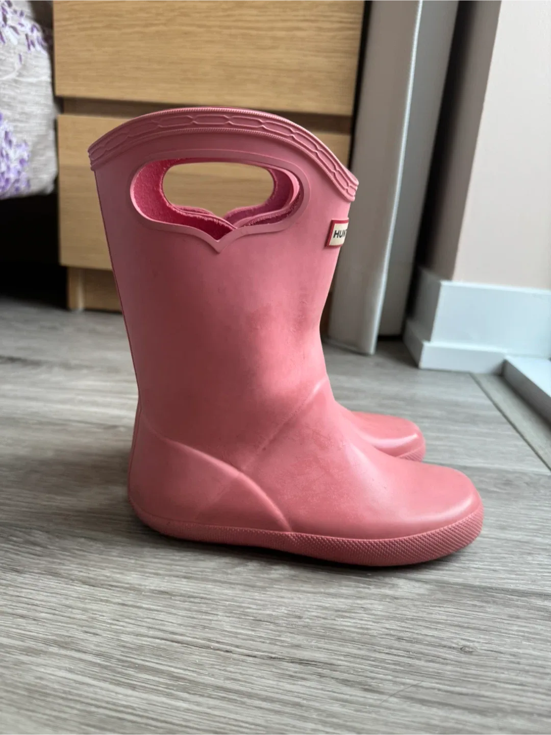 Hunter Kids Classic Grab Handle Rain Boots - Pink, Size UK12 image indicator(2)
