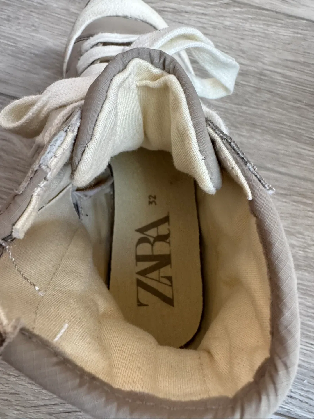 Zara Girl’s High Top Sneakers - Size US1-1.5 image indicator(3)